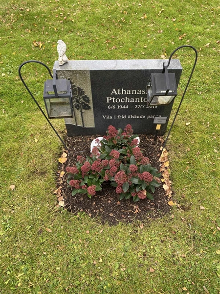 Hautatunnus: 2 C  1028