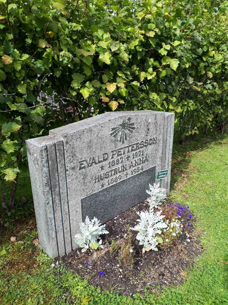 Gravnummer: NK F A    11