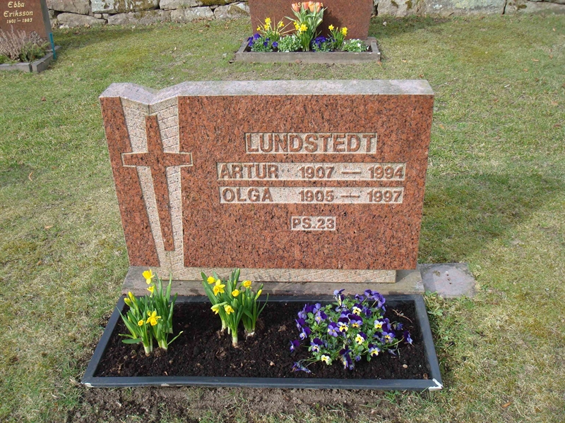 Grave number: KU 12    56, 57
