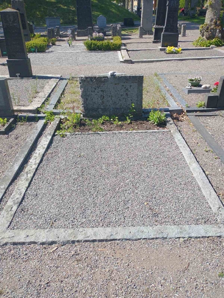 Grave number: VK E   528, 529