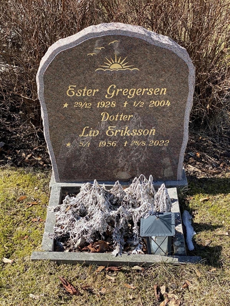 Grave number: 9 Nya 06    26