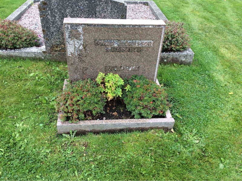 Grave number: KN 02   378