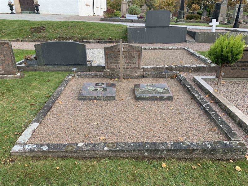 Grave number: SÖ D    32, 33