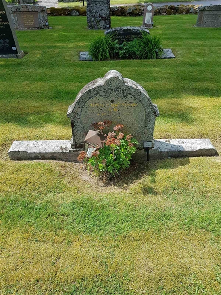 Grave number: kö 01 01    44-45