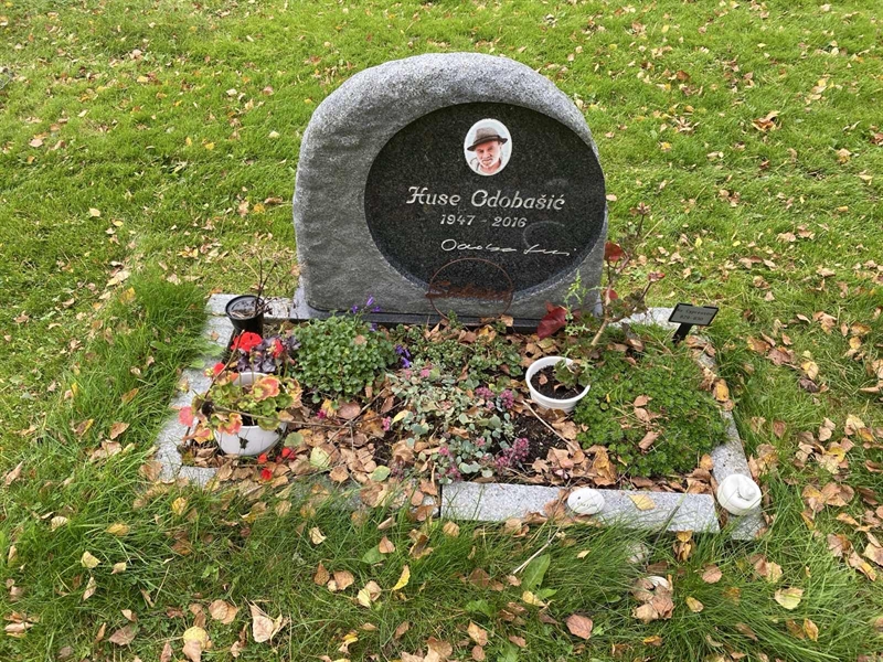 Gravnummer: 2 C   829-830