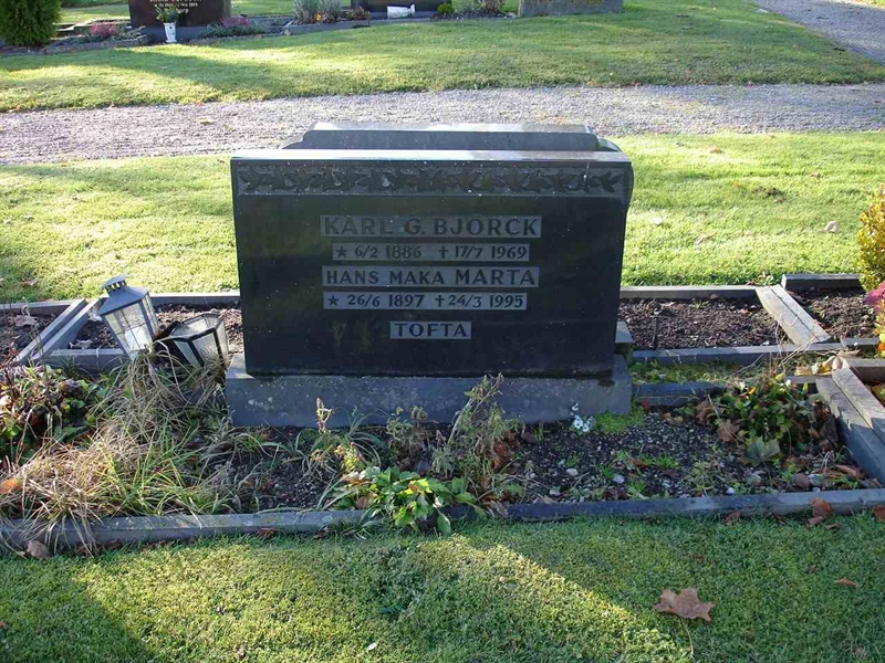 Grave number: FG R    17, 18