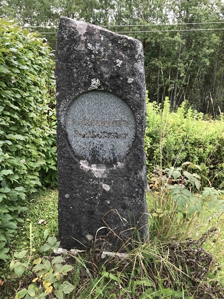 Grave number: UN E   170, 171