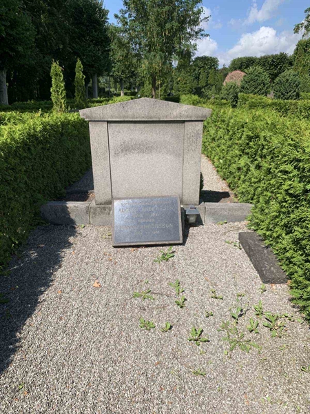 Grave number: NK VII    82