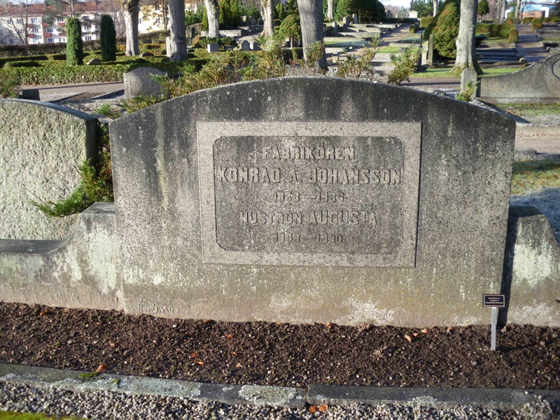 Grave number: HÖB 15    40