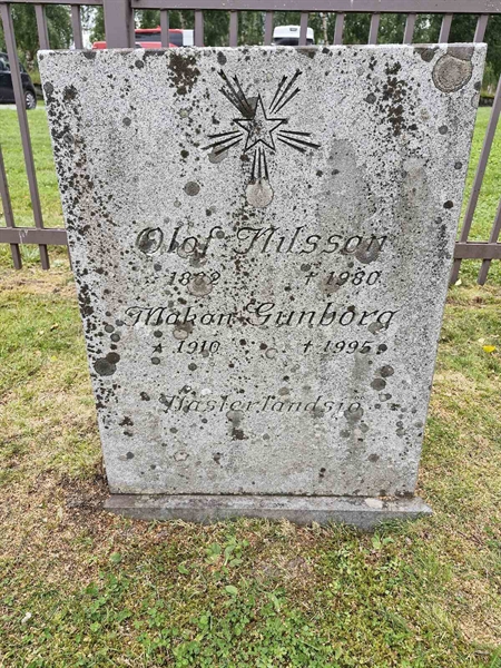 Grave number: AK D  5048-5049