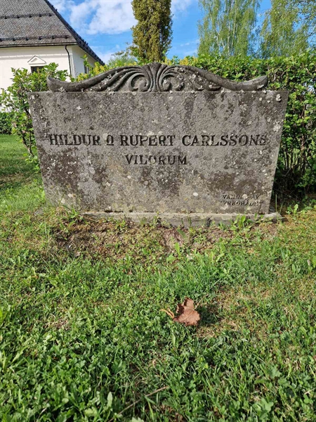 Grave number: 2 14 1700, 1701