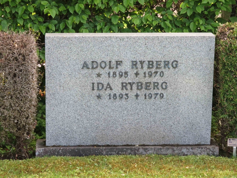 Grave number: HÖB 66    28