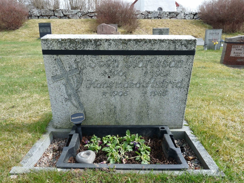 Grave number: LE 6   71