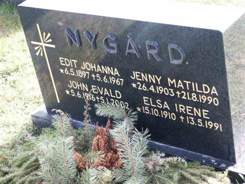 Grave number: 1 GA 04 330-332