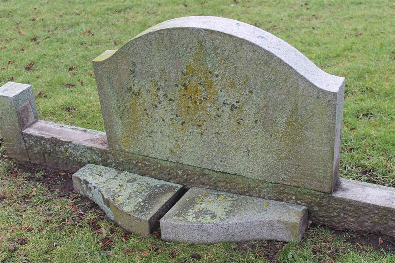 Grave number: ÖKK 3     8, 9