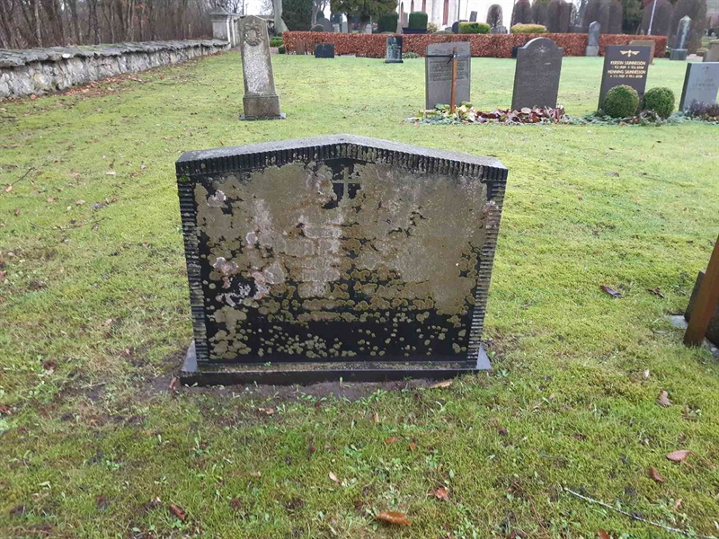 Grave number: NV E     70