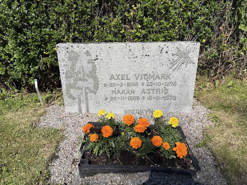 Grave number: 4 G GE 65-67