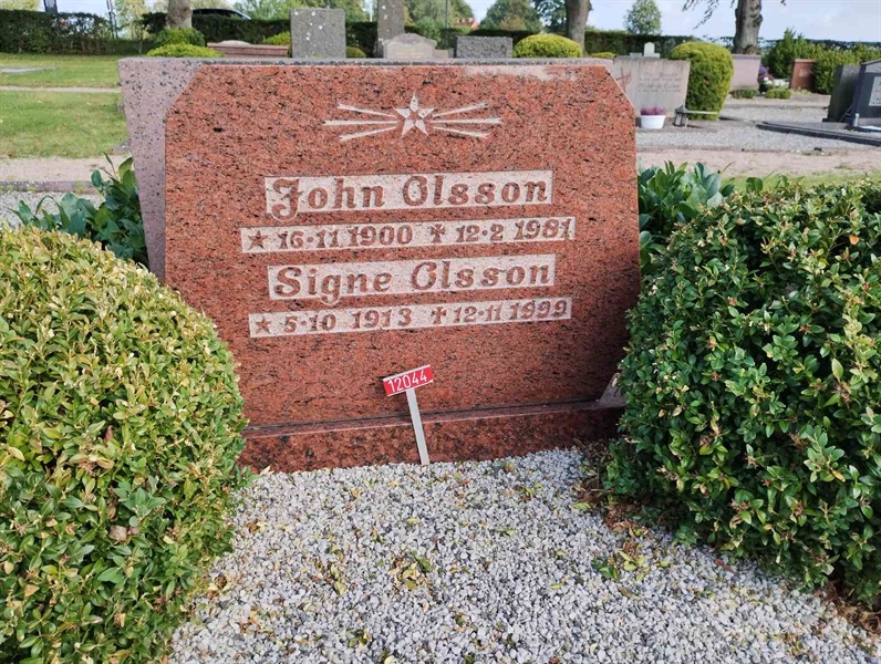 Grave number: NÅ 12    76