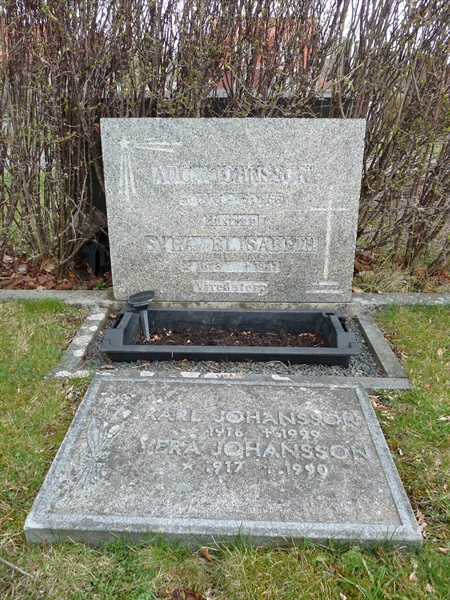 Grave number: LE 3   11