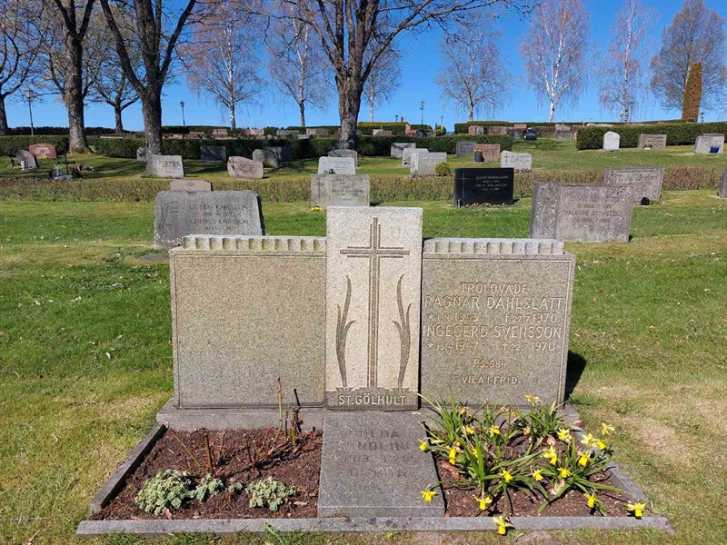 Grave number: HV 32    6, 7, 8, 9