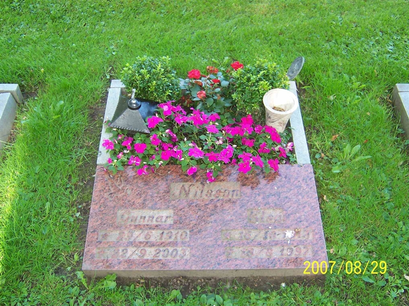 Grave number: 1 3 U2     2