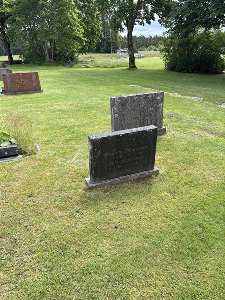 Grave number: SKF E   143, 144