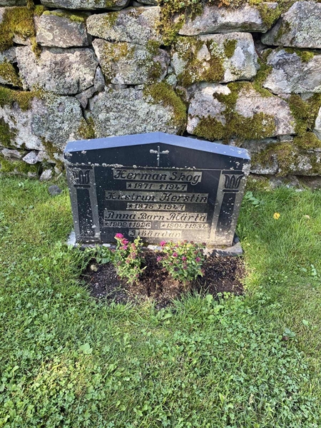 Grave number: 1 GaKy Kv09    21-24