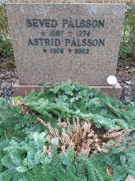 Grave number: NS U     11