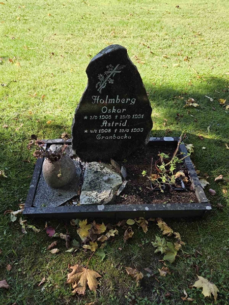 Grave number: T A D   885