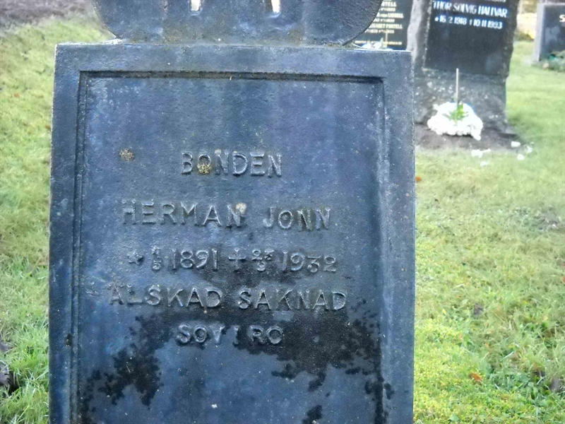 Grave number: 1 GB2 04     24