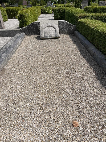 Grave number: NK IV    36
