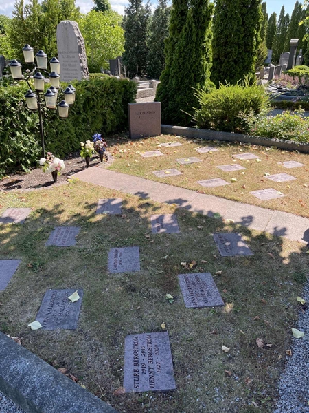Grave number: NK III    80