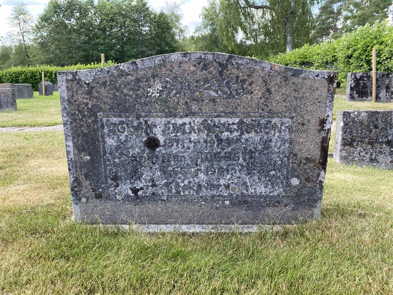 Grave number: 8 1 03    47