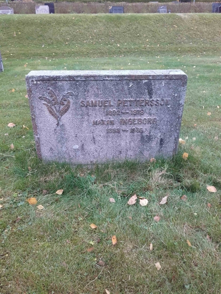 Grave number: KA 09   119-120