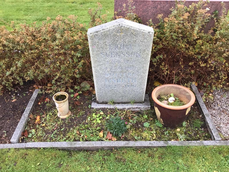 Grave number: LM 4 300  072