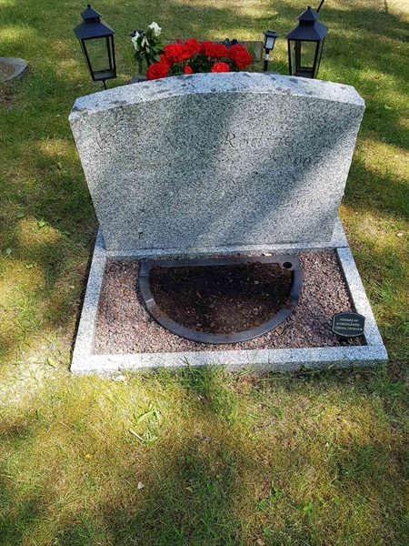 Grave number: 01 11043