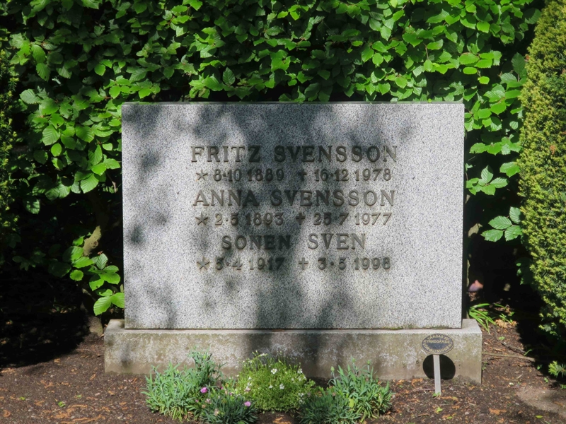 Grave number: HÖB N.RL    43