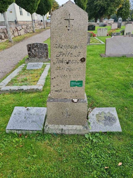 Grave number: KG 08   223, 224