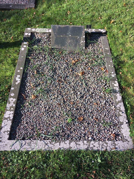 Grave number: 1 03    87