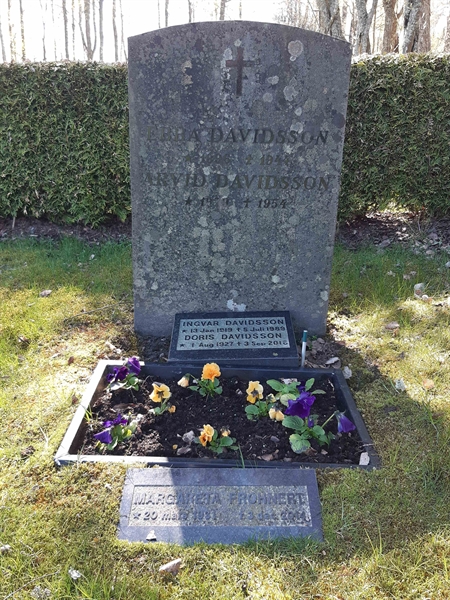 Grave number: KA 01     1