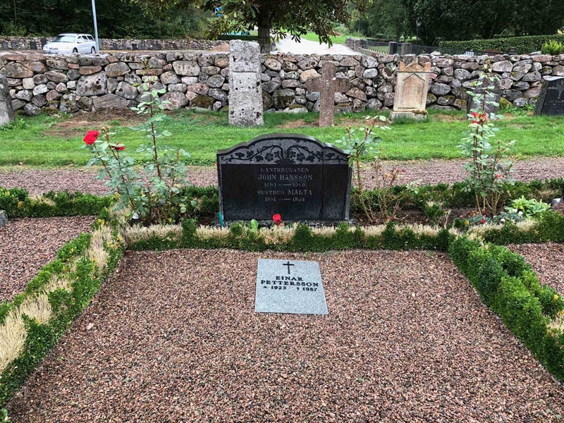 Grave number: Kå 39     6, 7