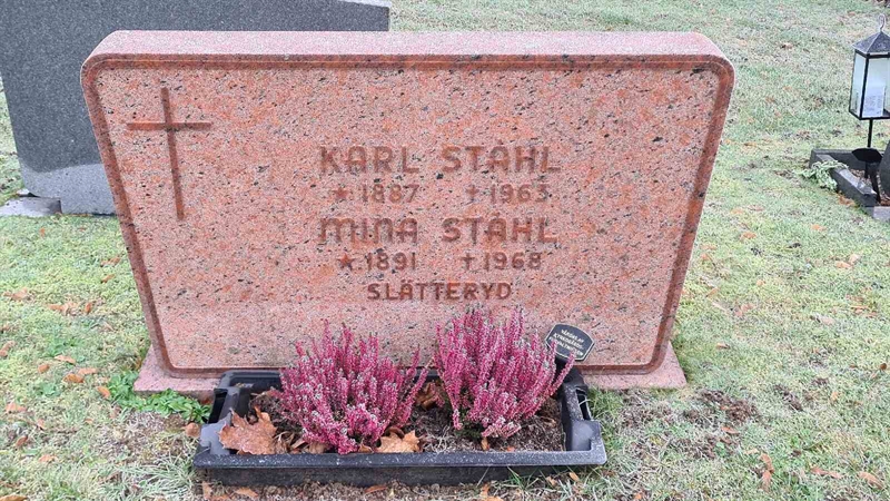 Grave number: M G 14 109-110