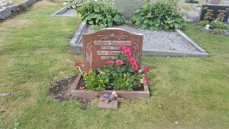 Grave number: LG 001  0151, 0152