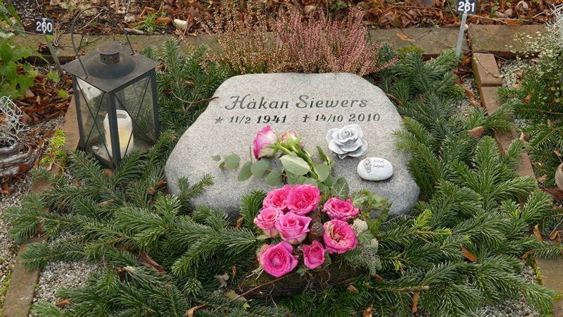 Grave number: NK SD F   261