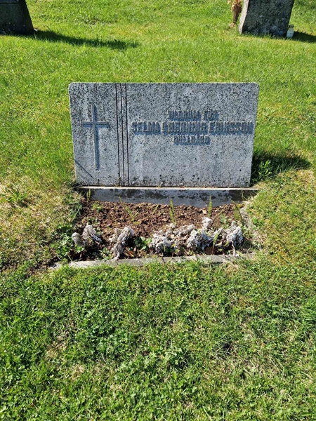 Grave number: 501 25 4563-4565