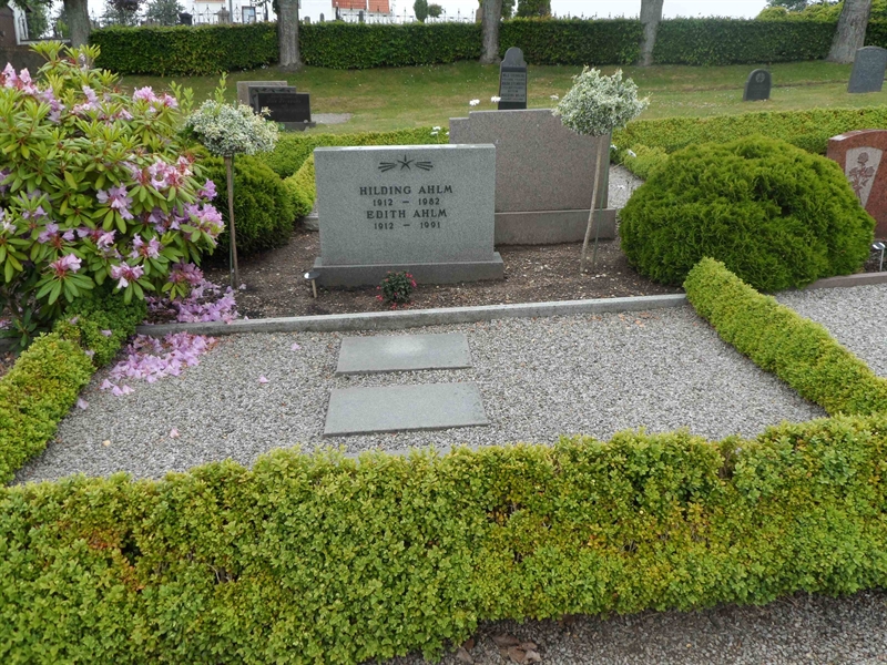 Grave number: ÖV H    52, 53