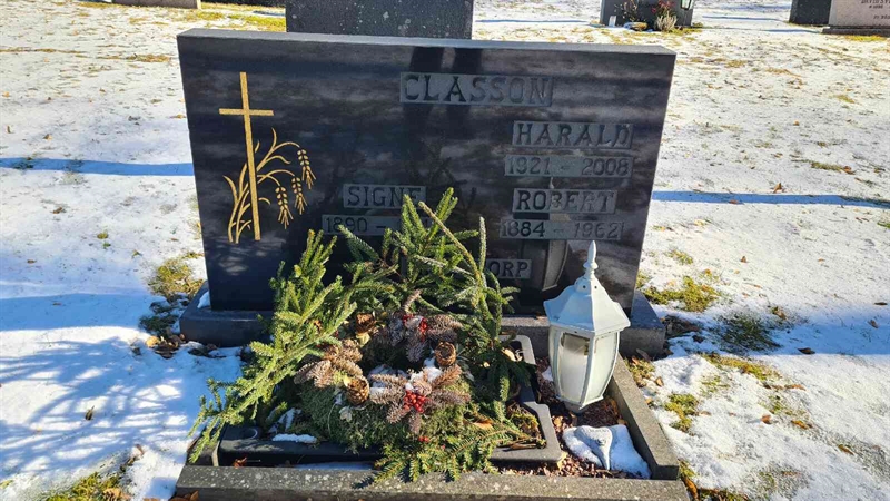Grave number: M G 02 36-37