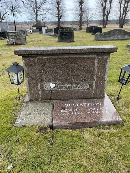 Grave number: HA E     5, 6, 7