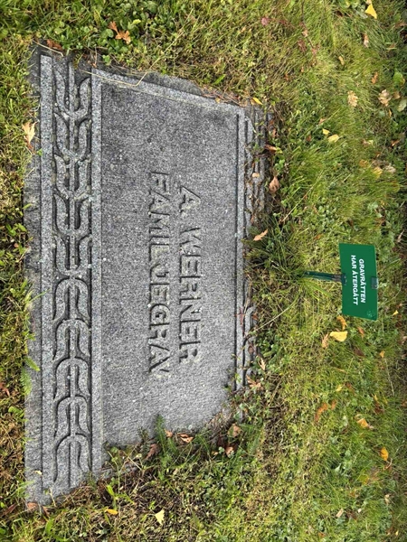 Gravnummer: 551 J   523