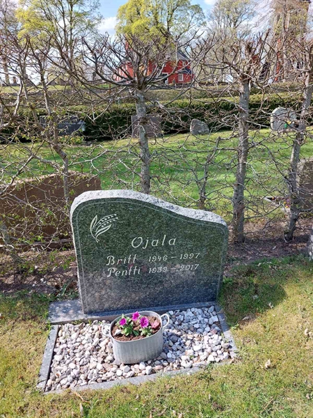 Grave number: HÖ 8   42, 43